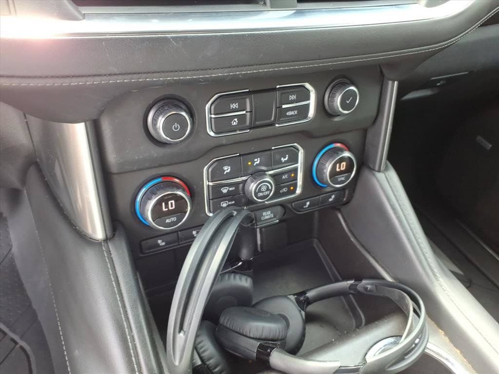 Used 2021 Chevrolet Suburban LT w/ Rear Media and Nav Package AWD/4WD image 29