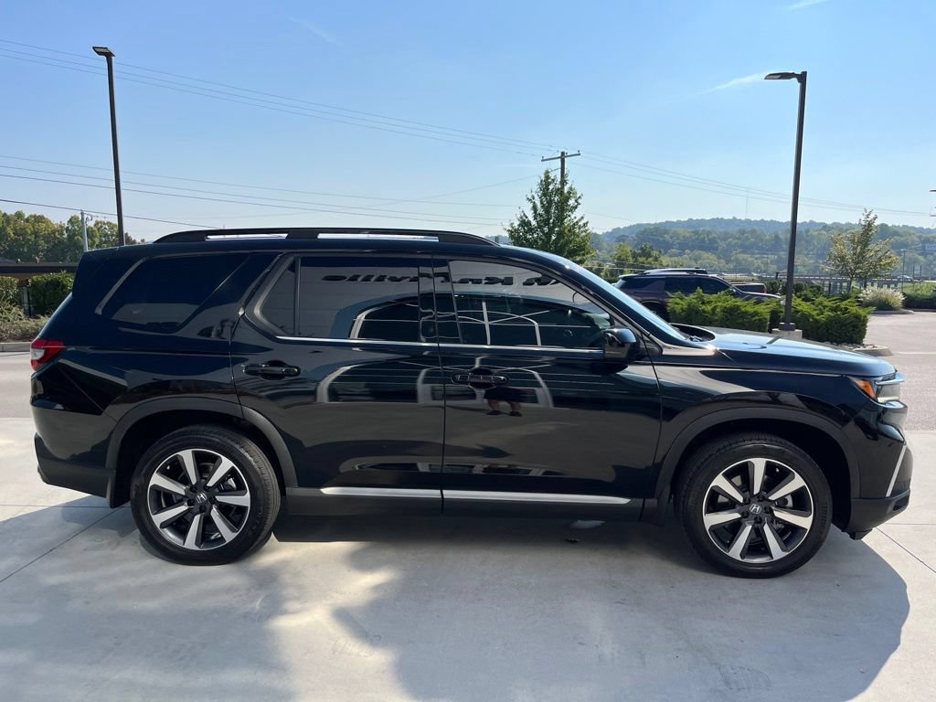 Used 2024 Honda Pilot Touring image 22