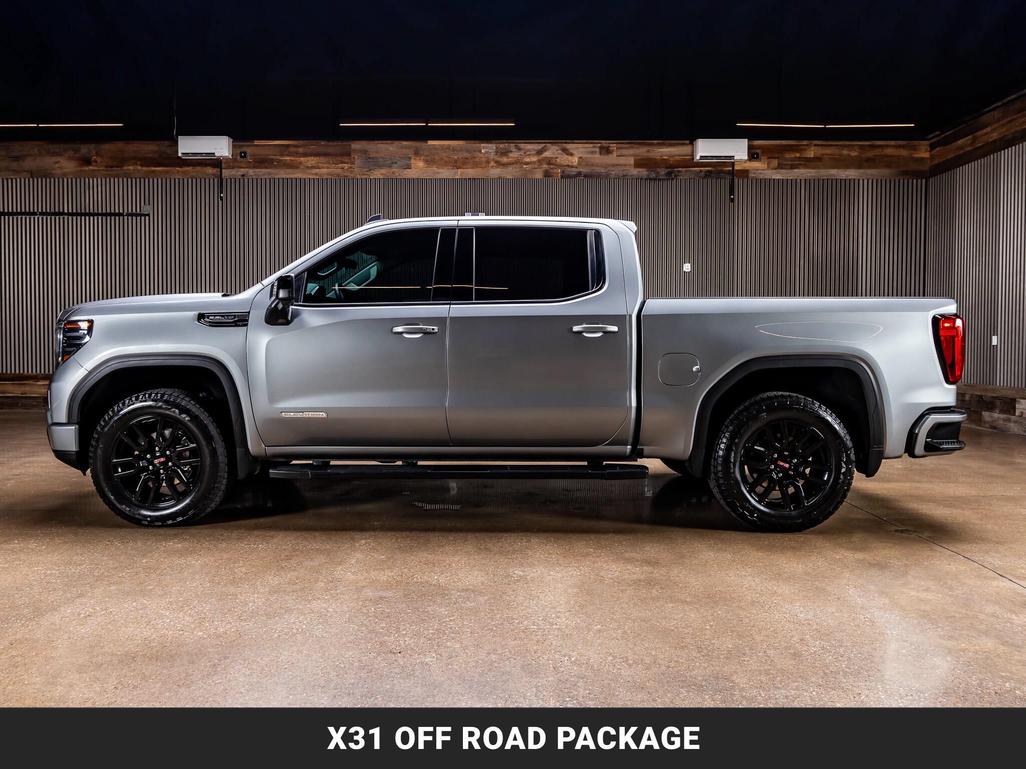 Used 2023 GMC Sierra 1500 Elevation w/ Elevation Premium Package AWD/4WD image 5