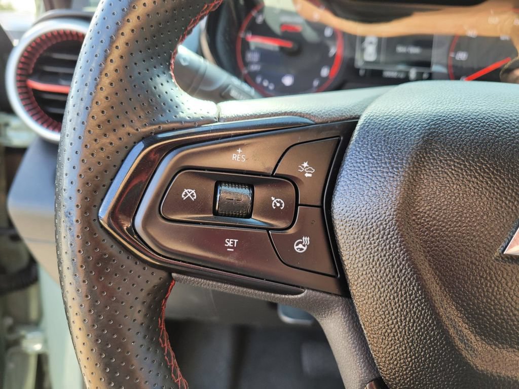 Used 2024 Chevrolet Trax RS FWD image 26