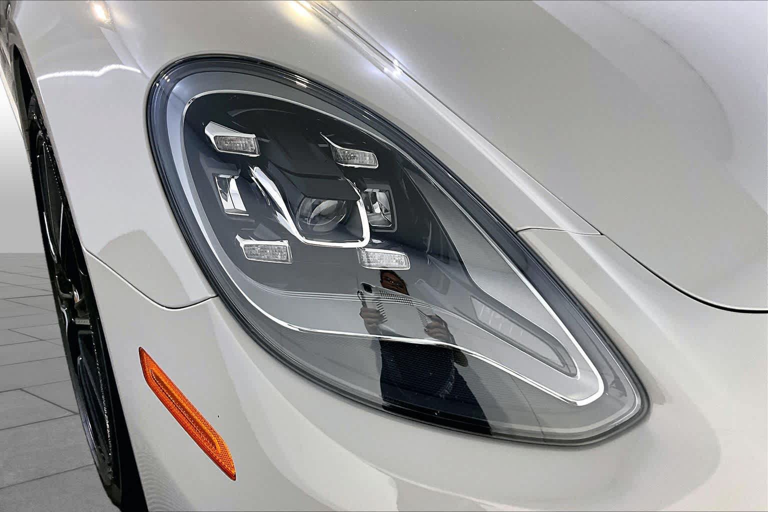 Used 2023 Porsche Panamera 4 Platinum Edition AWD/4WD image 27