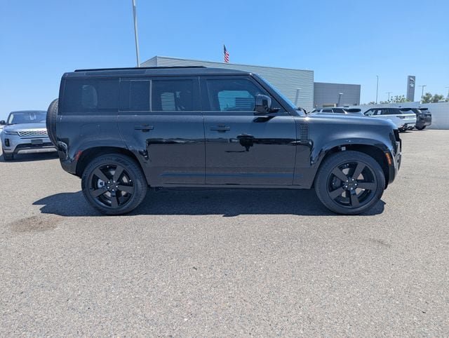 New 2026 Land Rover Defender 110 X-Dynamic SE AWD/4WD image 16