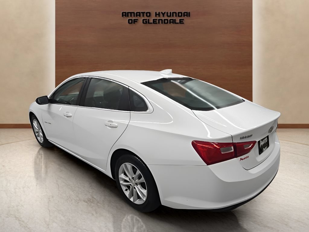 Used 2018 Chevrolet Malibu LT FWD image 4