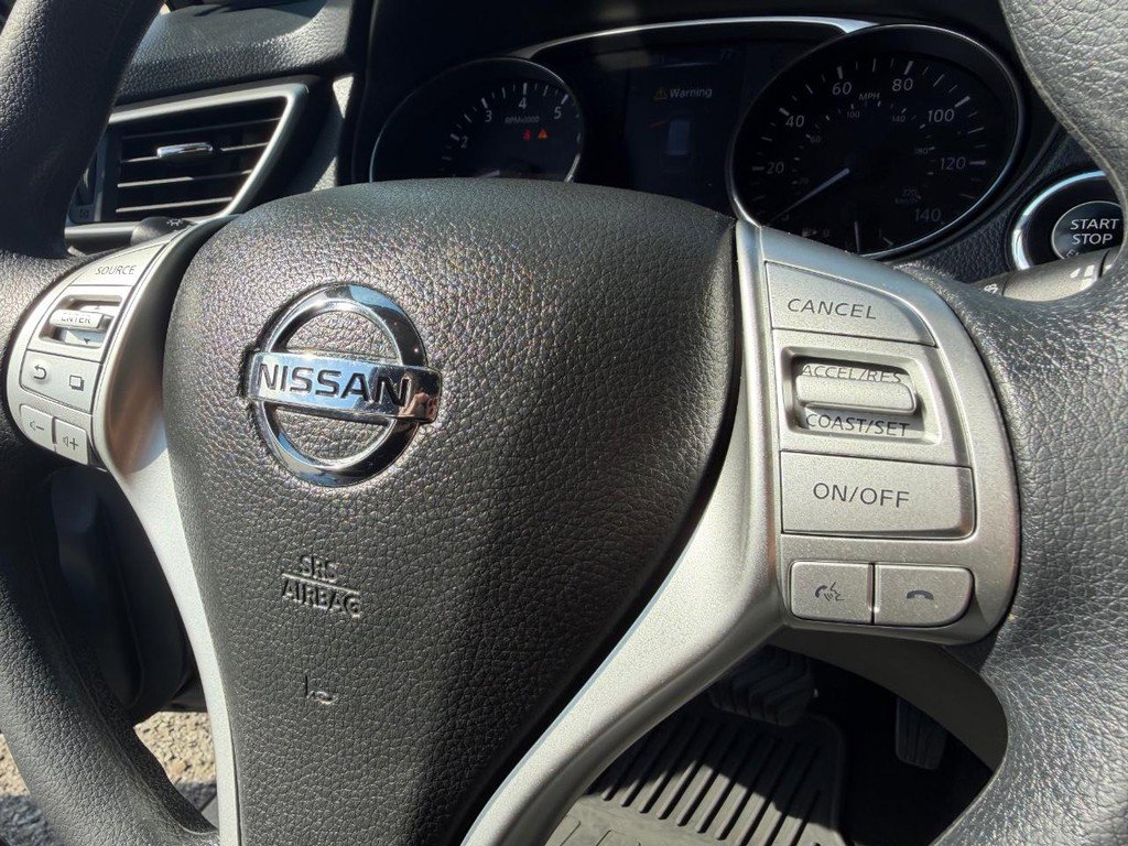 Used 2016 Nissan Rogue SV image 29