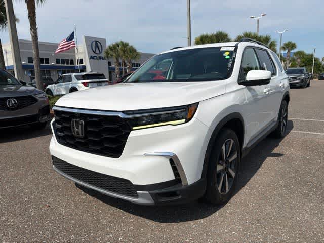 Used 2023 Honda Pilot Elite image 2