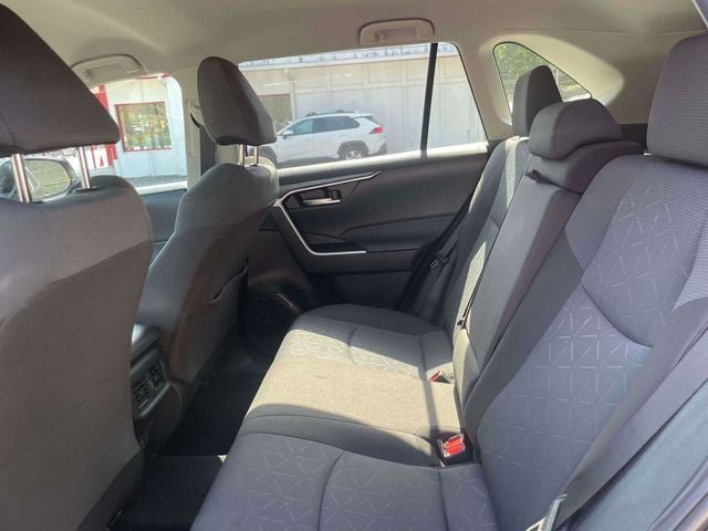 Used 2025 Toyota RAV4 XLE AWD/4WD image 14