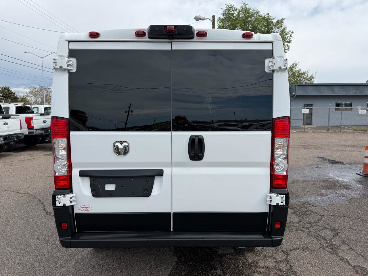 Used 2025 RAM ProMaster 2500 w/ U-Haul Equipment Group FWD image 8