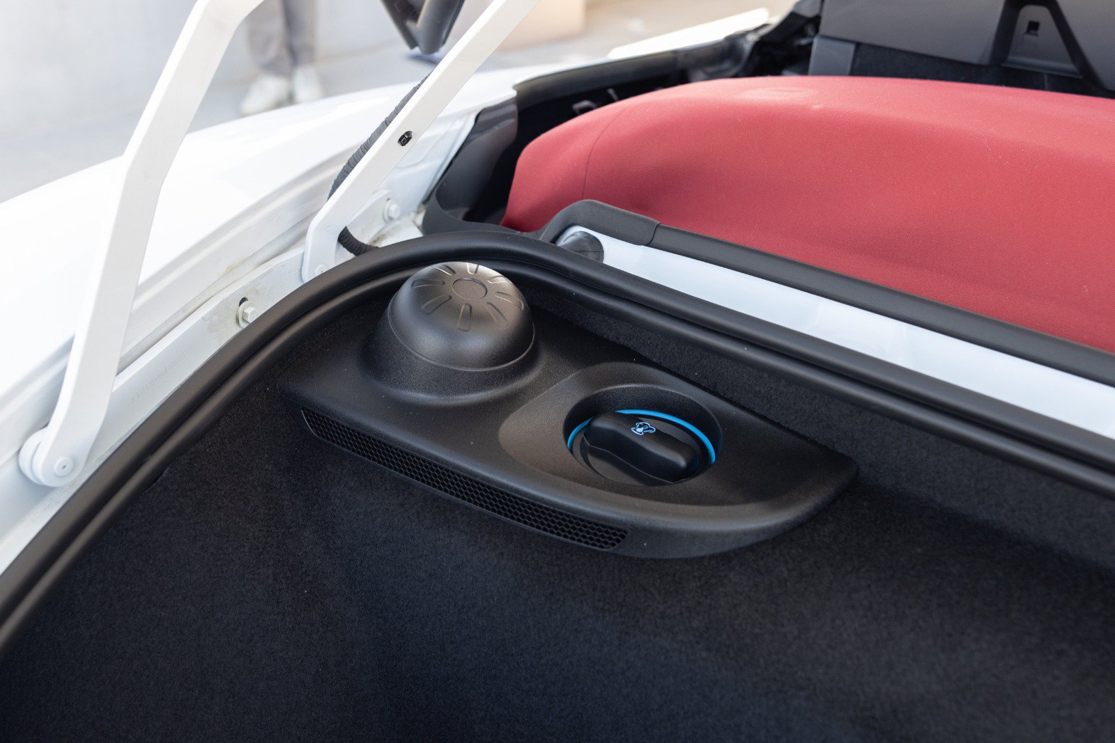 Used 2020 Porsche 718 Boxster Spyder RWD image 36