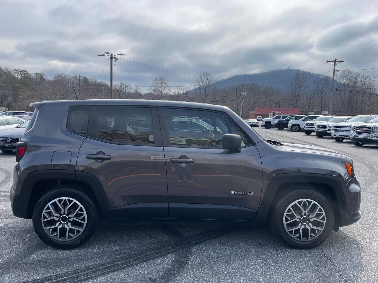 Used 2019 Jeep Renegade Sport FWD image 8