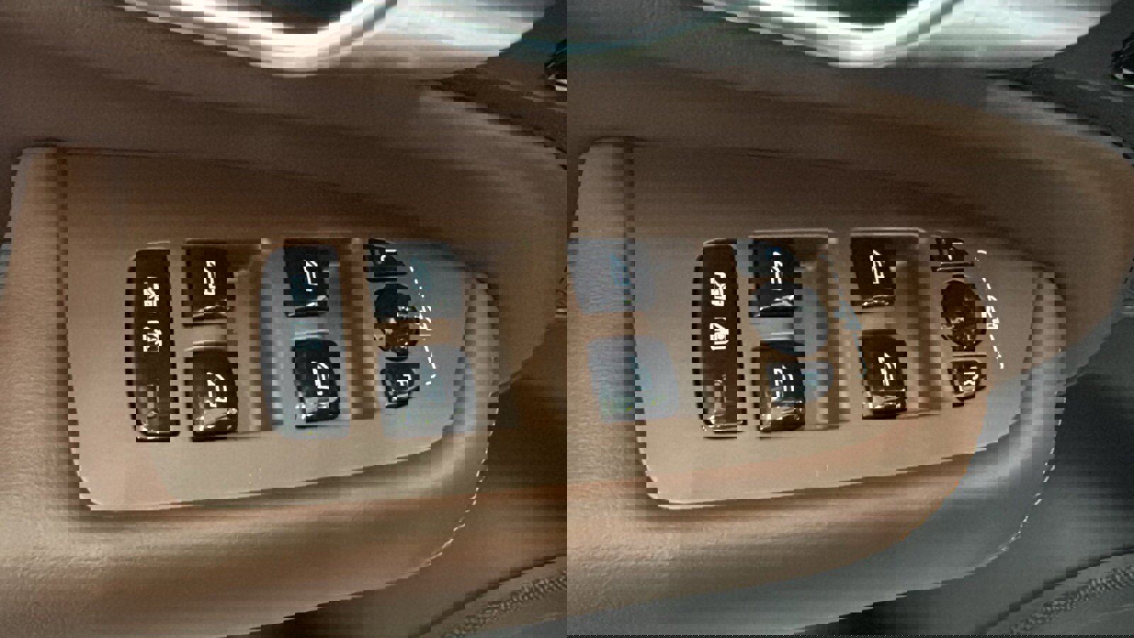 Used 2024 Volvo XC90 B6 Plus w/ Protection Package Premier image 22