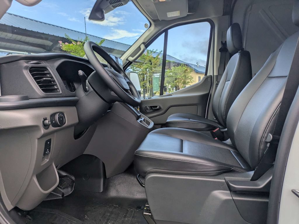 New 2027 Ford Transit 250 148 Medium Roof w/ Load Area Protection Package RWD image 20