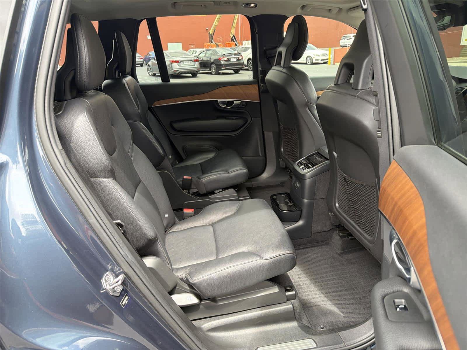 Used 2022 Volvo XC90 T8 Inscription Expression w/ Climate Package AWD/4WD image 14