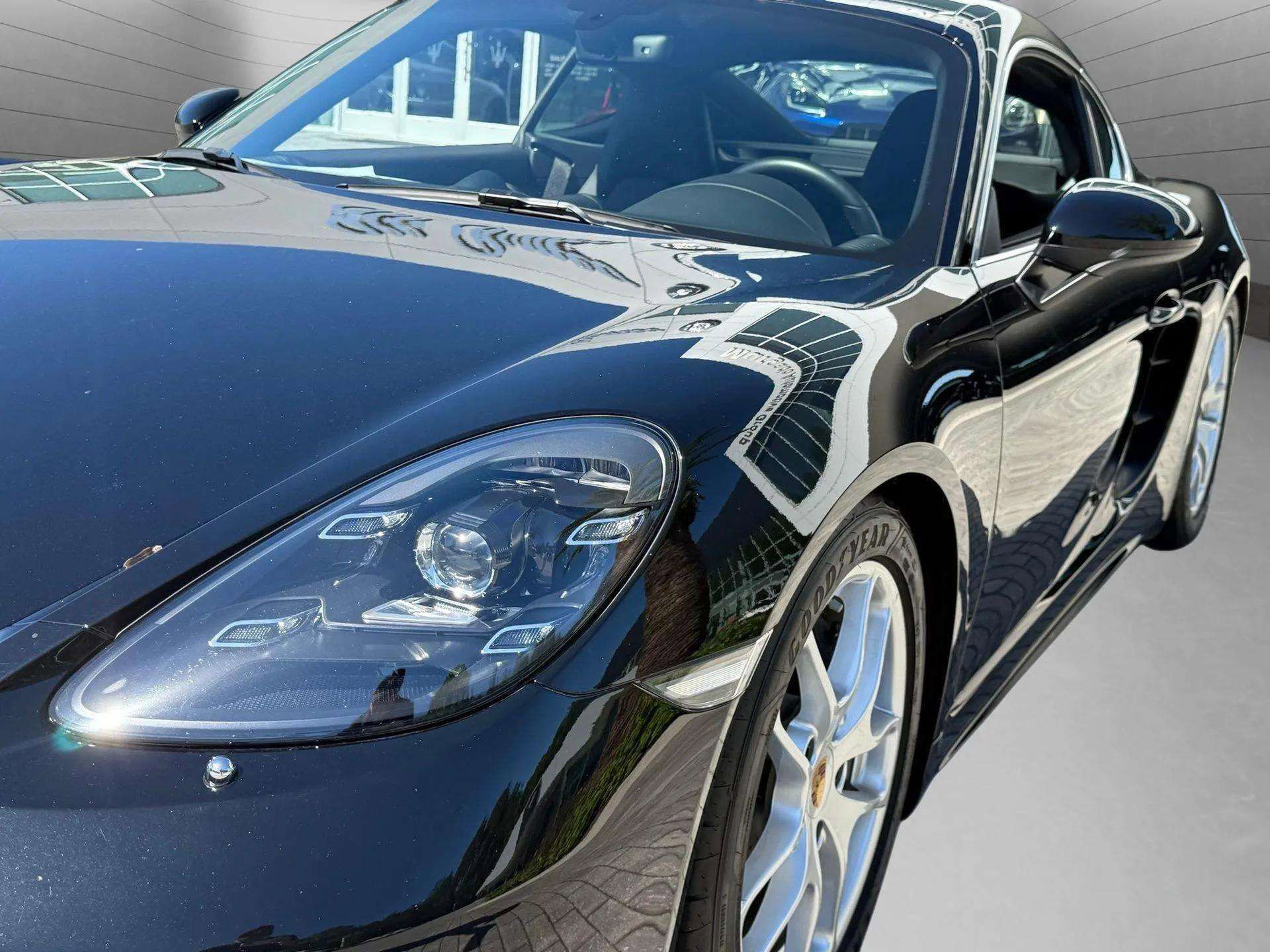 Used 2024 Porsche 718 Cayman w/ Sport Chrono Package image 29