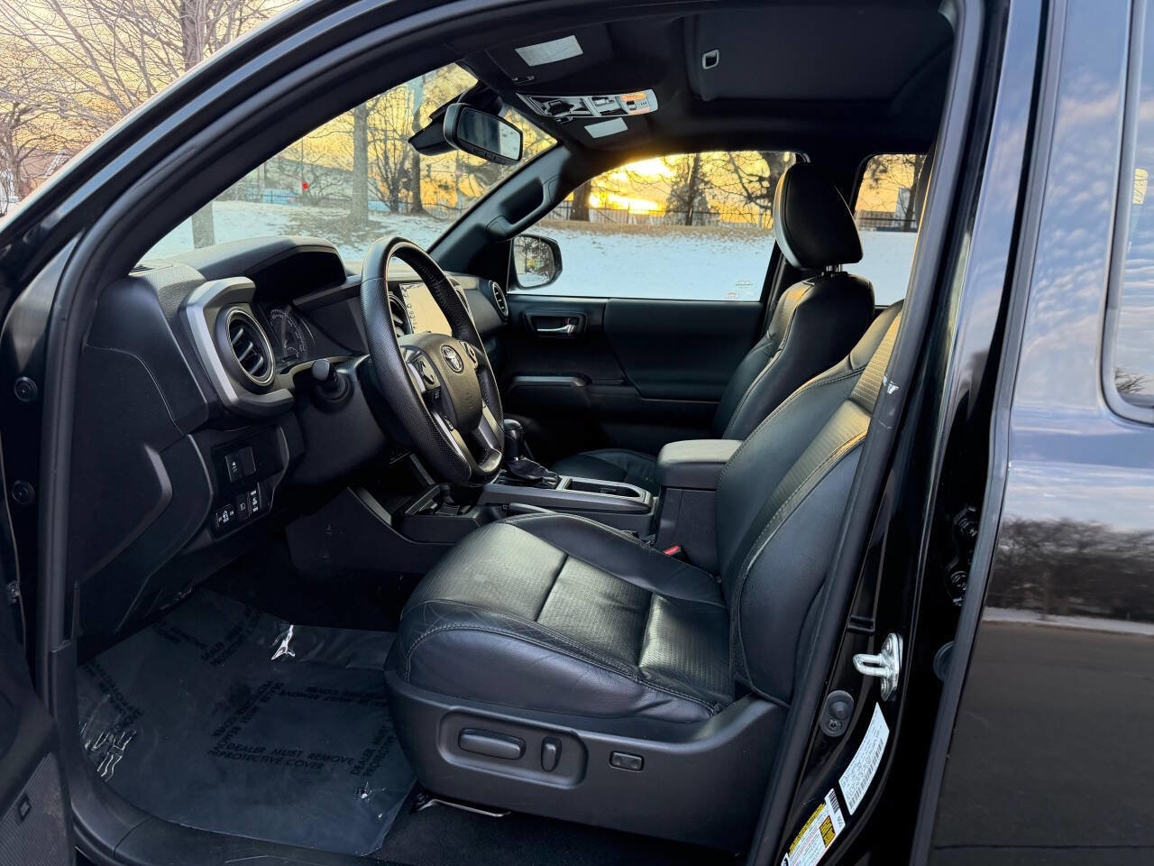 Used 2021 Toyota Tacoma TRD Off-Road w/ TRD Premium Off Road Package image 18