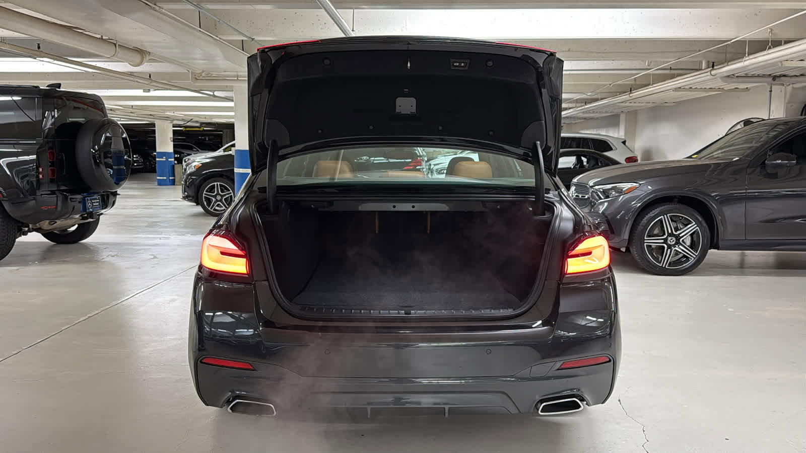 Used 2021 BMW 530i xDrive w/ M Sport Package AWD/4WD image 8