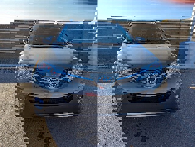 Used 2013 Toyota RAV4 XLE image 2