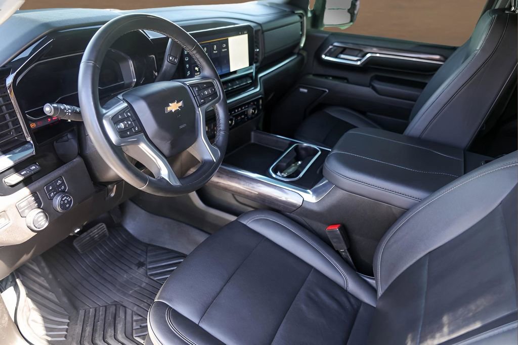 Used 2024 Chevrolet Silverado 2500 LTZ w/ LTZ Plus Package image 10