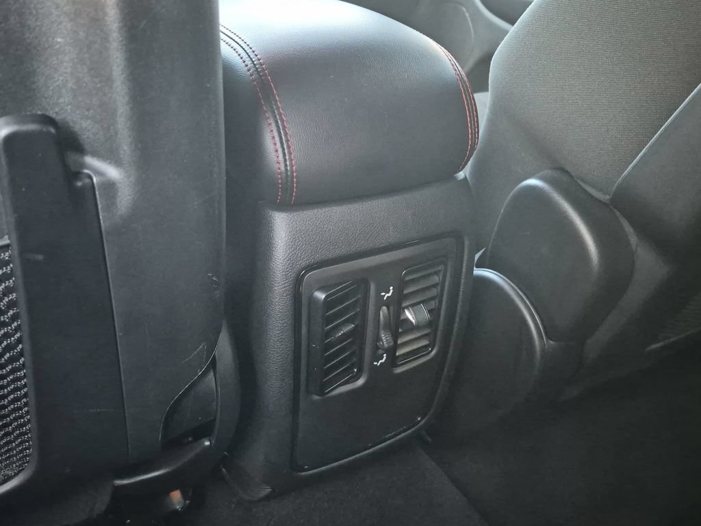 Used 2025 Dodge Durango GT AWD/4WD image 34