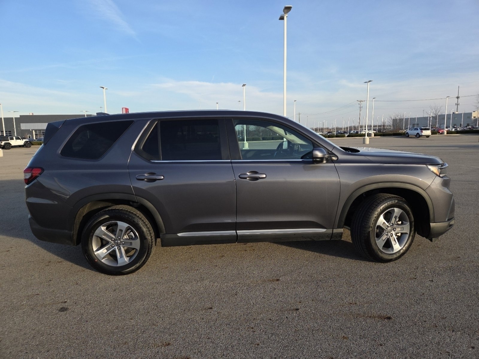 Used 2025 Honda Pilot EX-L image 18