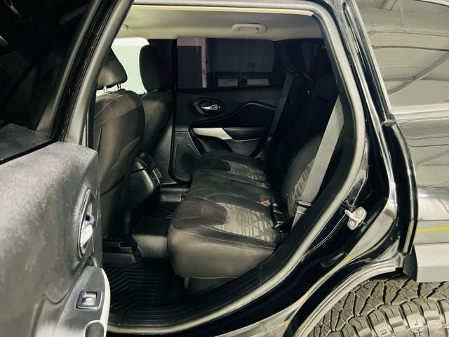 Used 2019 Jeep Cherokee Latitude image 25