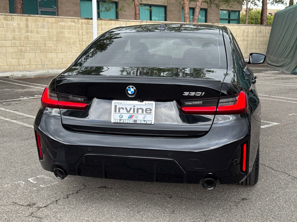 Used 2024 BMW 330i Sedan w/ M Sport Package RWD image 9