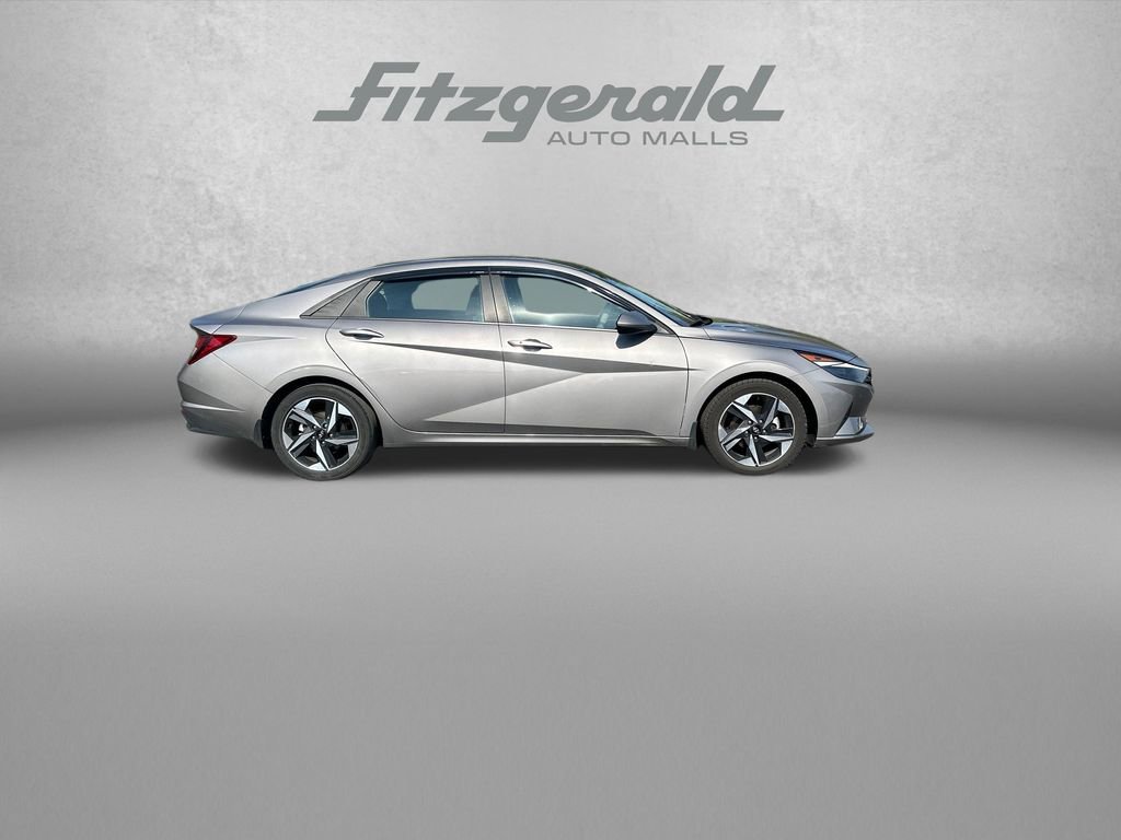 Used 2023 Hyundai Elantra SEL w/ Convenience Package FWD image 8