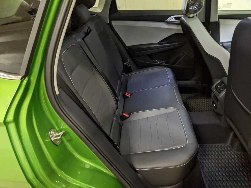 New 2025 Volkswagen Taos SE image 25