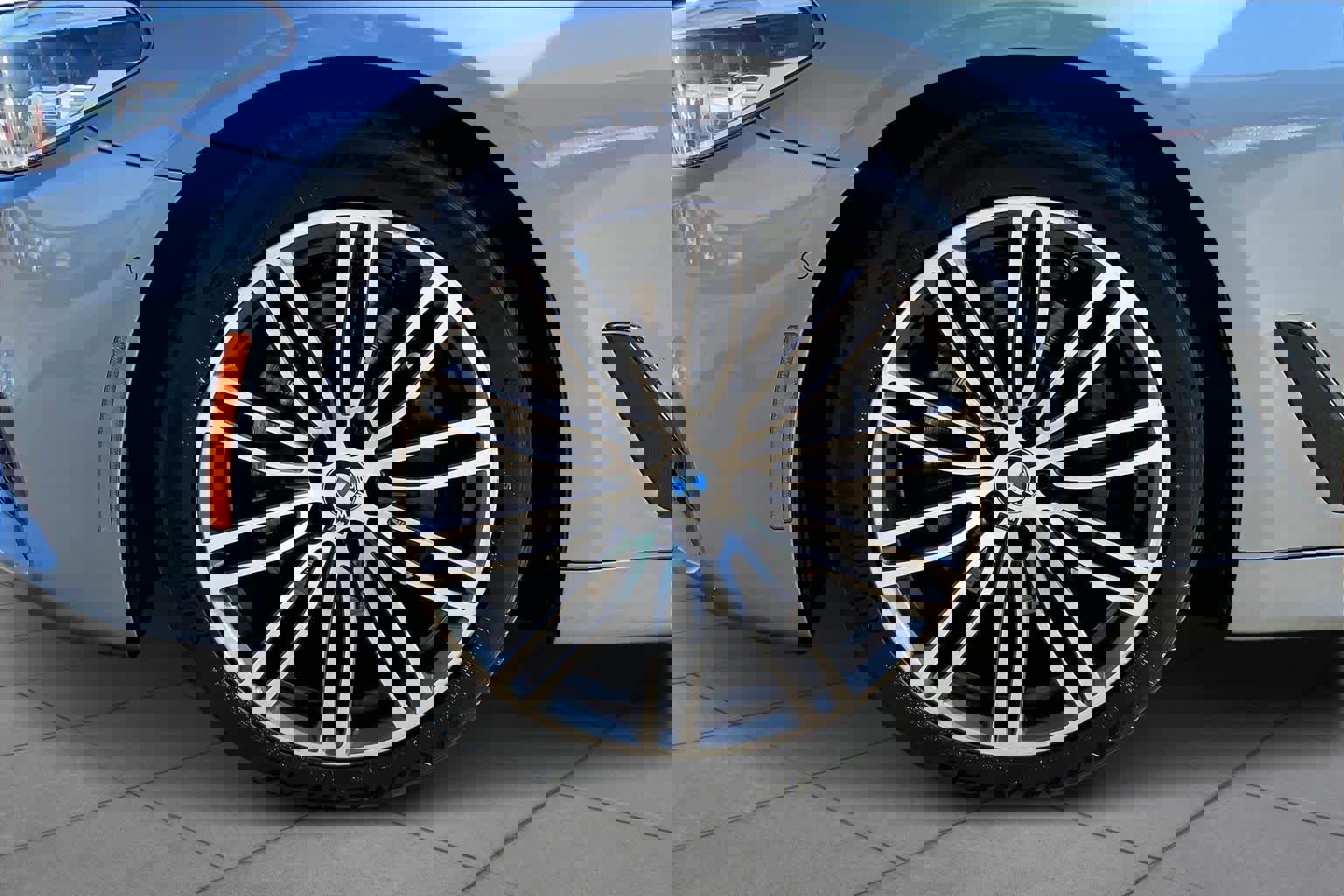 Used 2018 BMW 540i xDrive w/ M Sport Package image 10