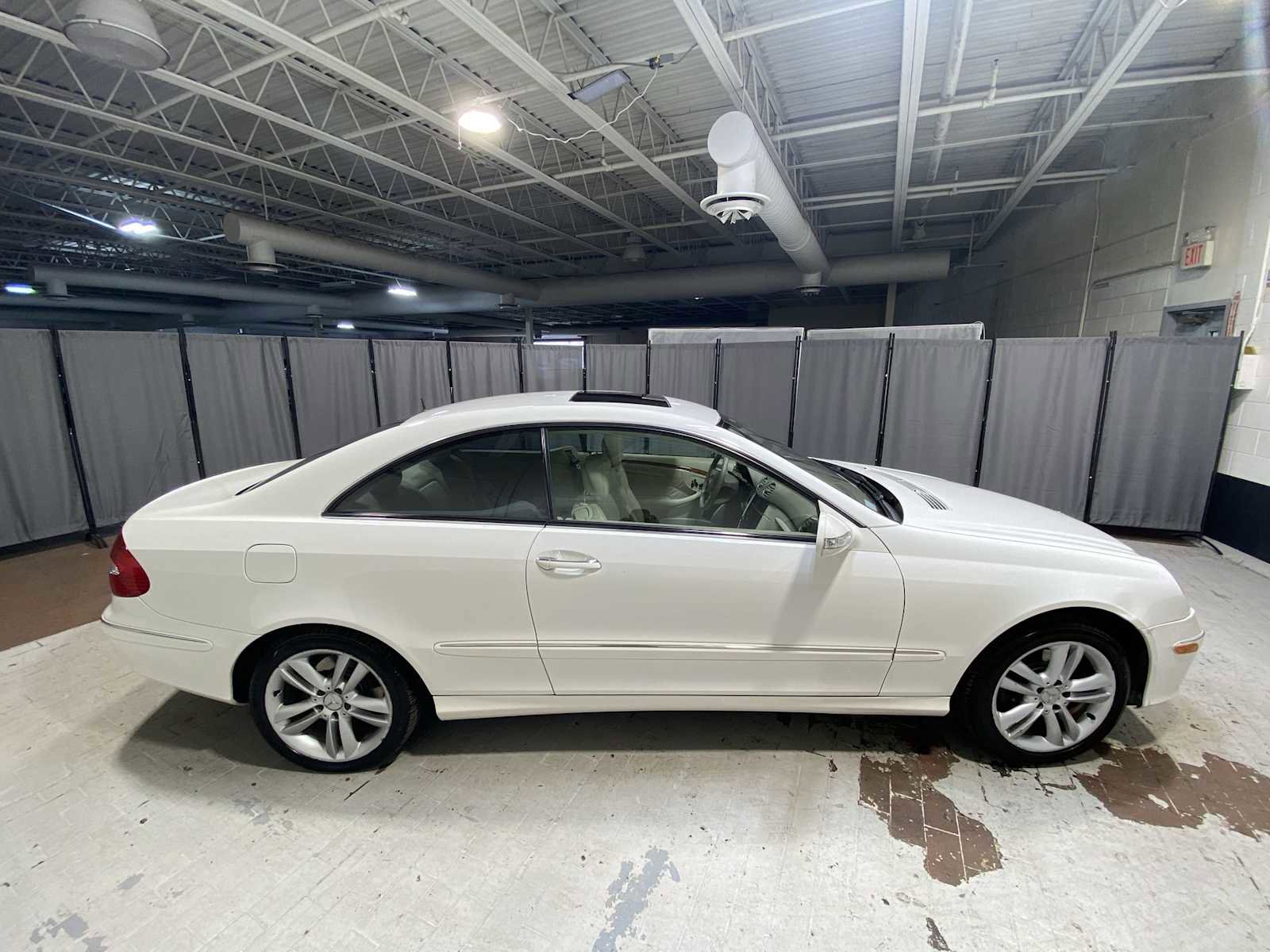 Used 2006 Mercedes-Benz CLK 350 Coupe image 27