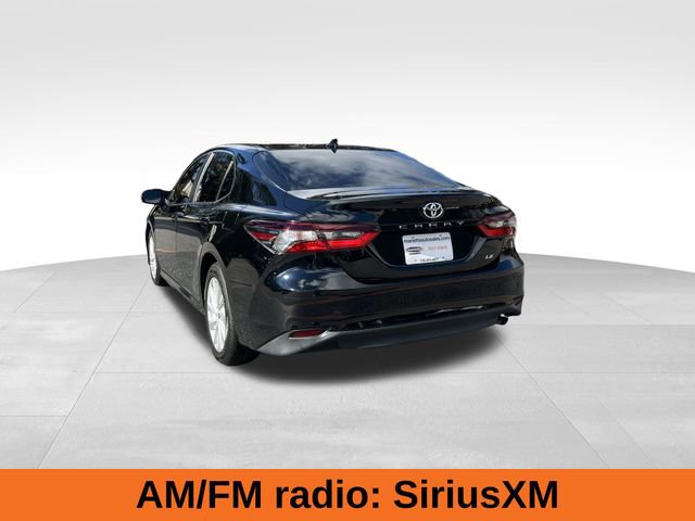 Used 2021 Toyota Camry LE image 3