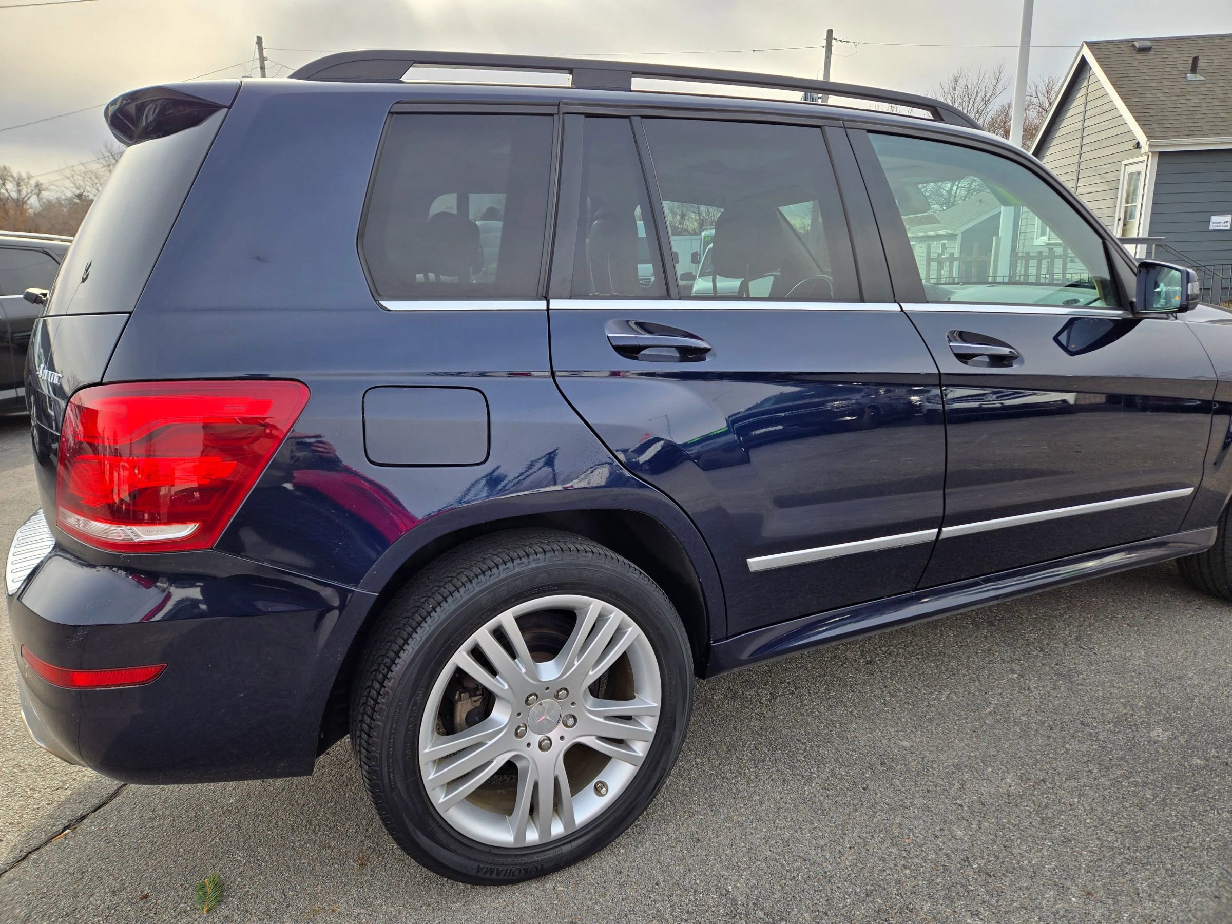 Used 2014 Mercedes-Benz GLK 350 4MATIC w/ Premium 1 Package image 9