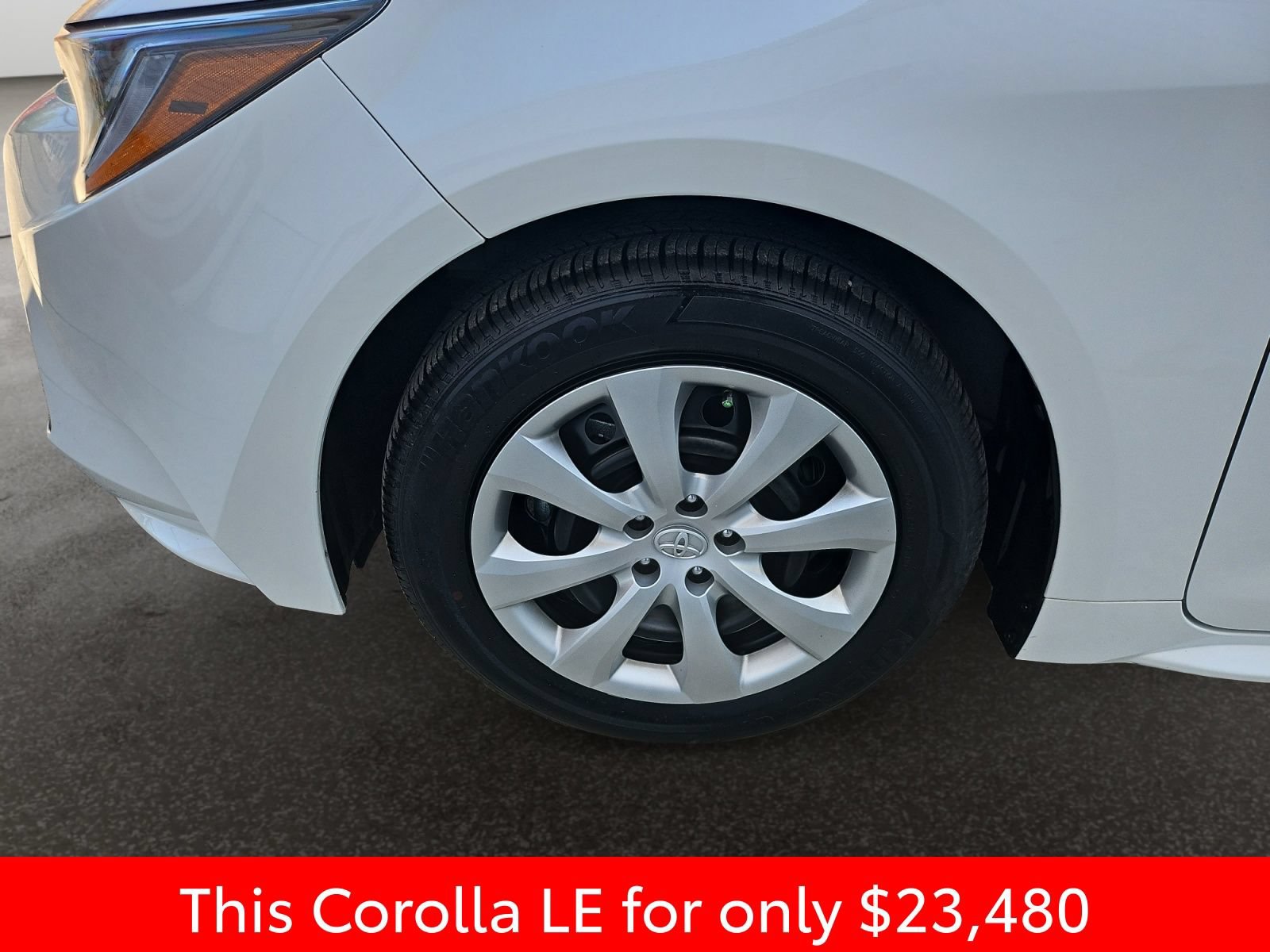 Used 2026 Toyota Corolla LE FWD image 40