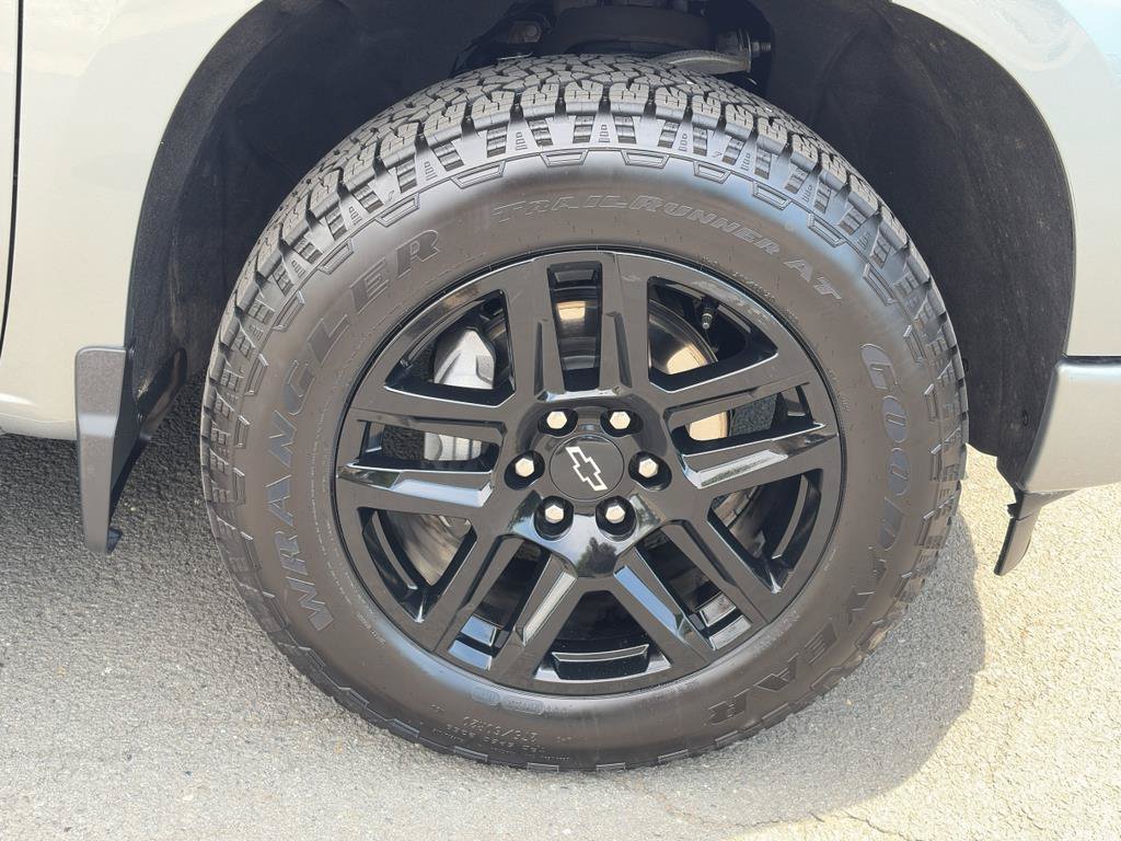 Certified 2025 Chevrolet Silverado 1500 Custom w/ Turbomax Blackout Package AWD/4WD image 23