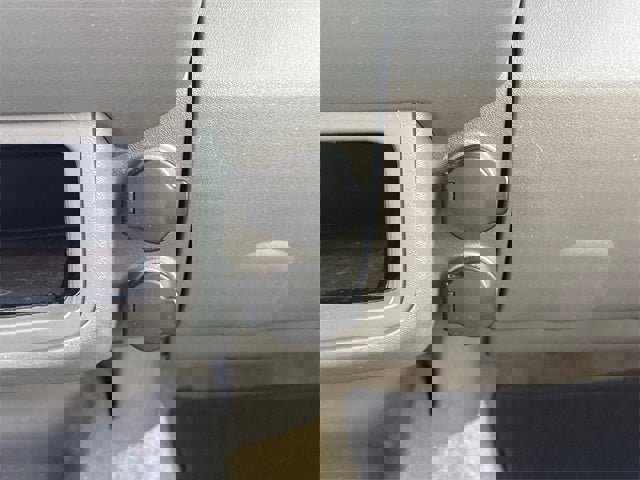 Used 2014 Nissan Frontier SV image 27