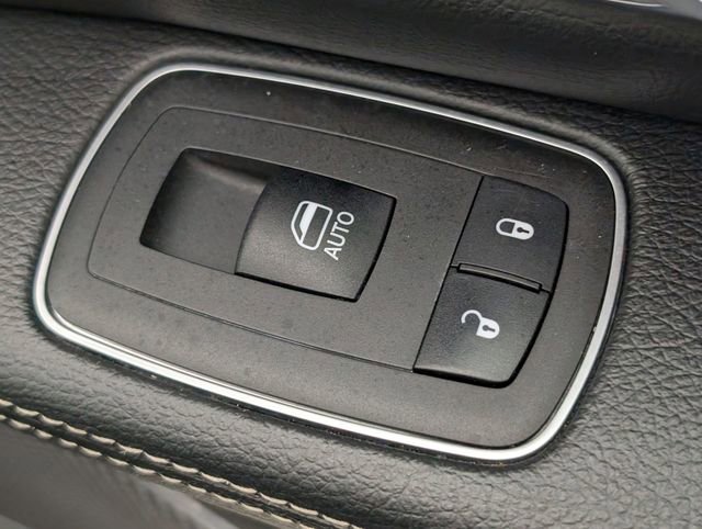 Certified 2024 RAM 1500 Laramie image 33