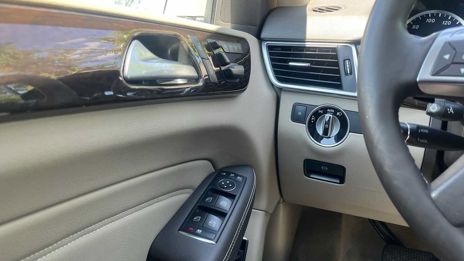 Used 2012 Mercedes-Benz ML 350 4MATIC image 31