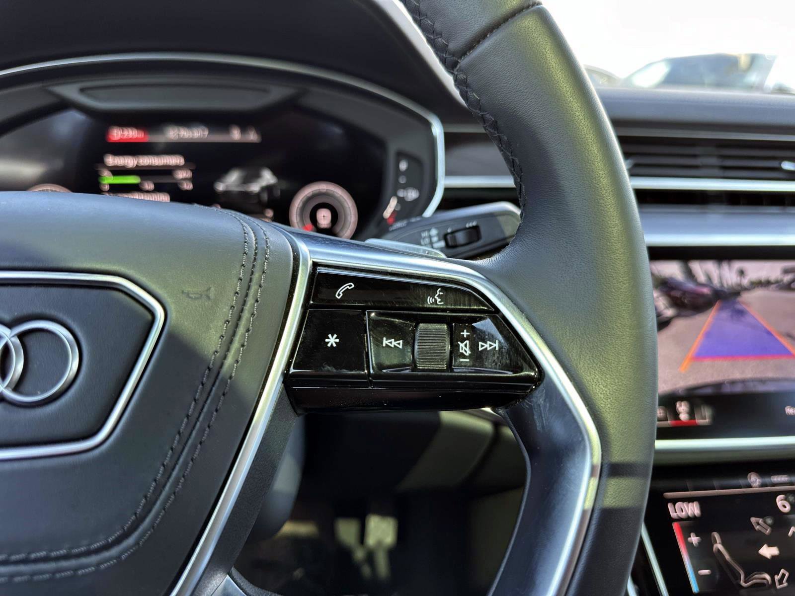 Used 2022 Audi A8 L 3.0T w/ Executive Package image 31