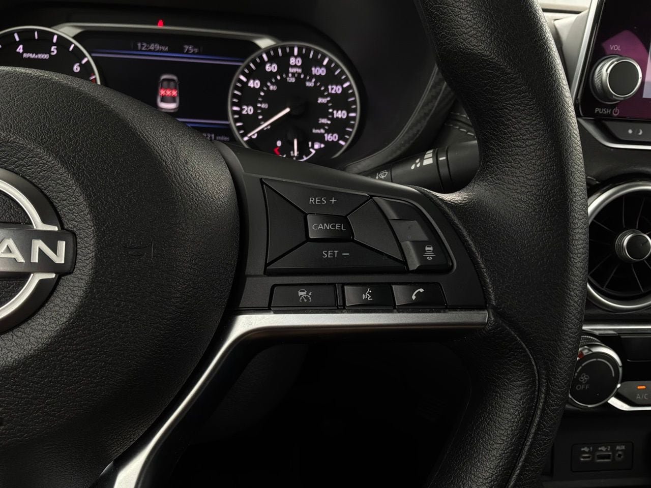 Used 2025 Nissan Sentra SV FWD image 29