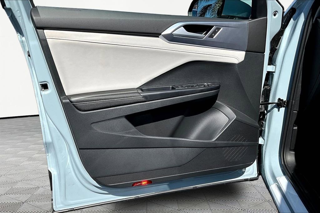 New 2026 Volkswagen Taos SE image 20