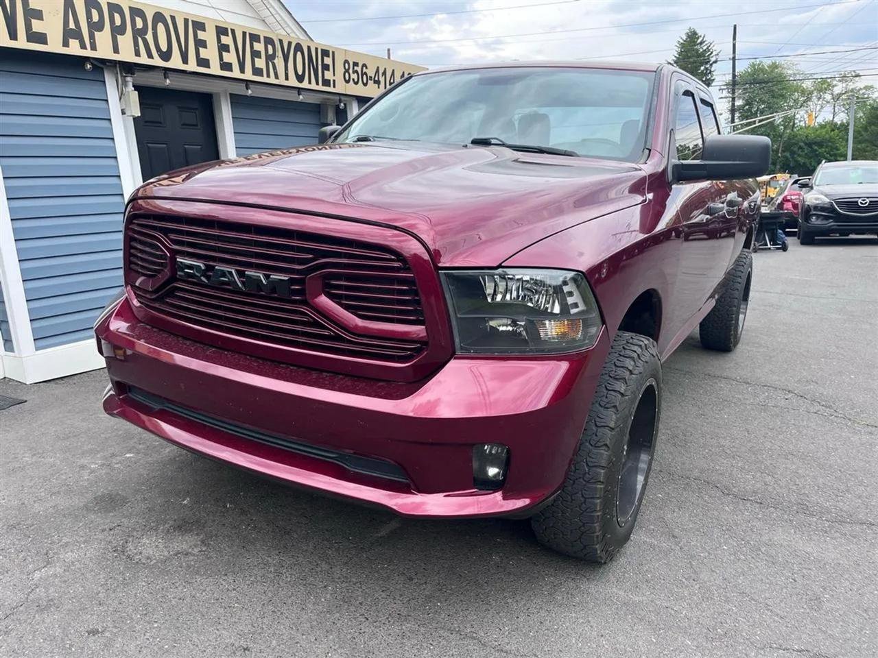 Used 2017 RAM 1500 Express w/ Express Value Package AWD/4WD image 2