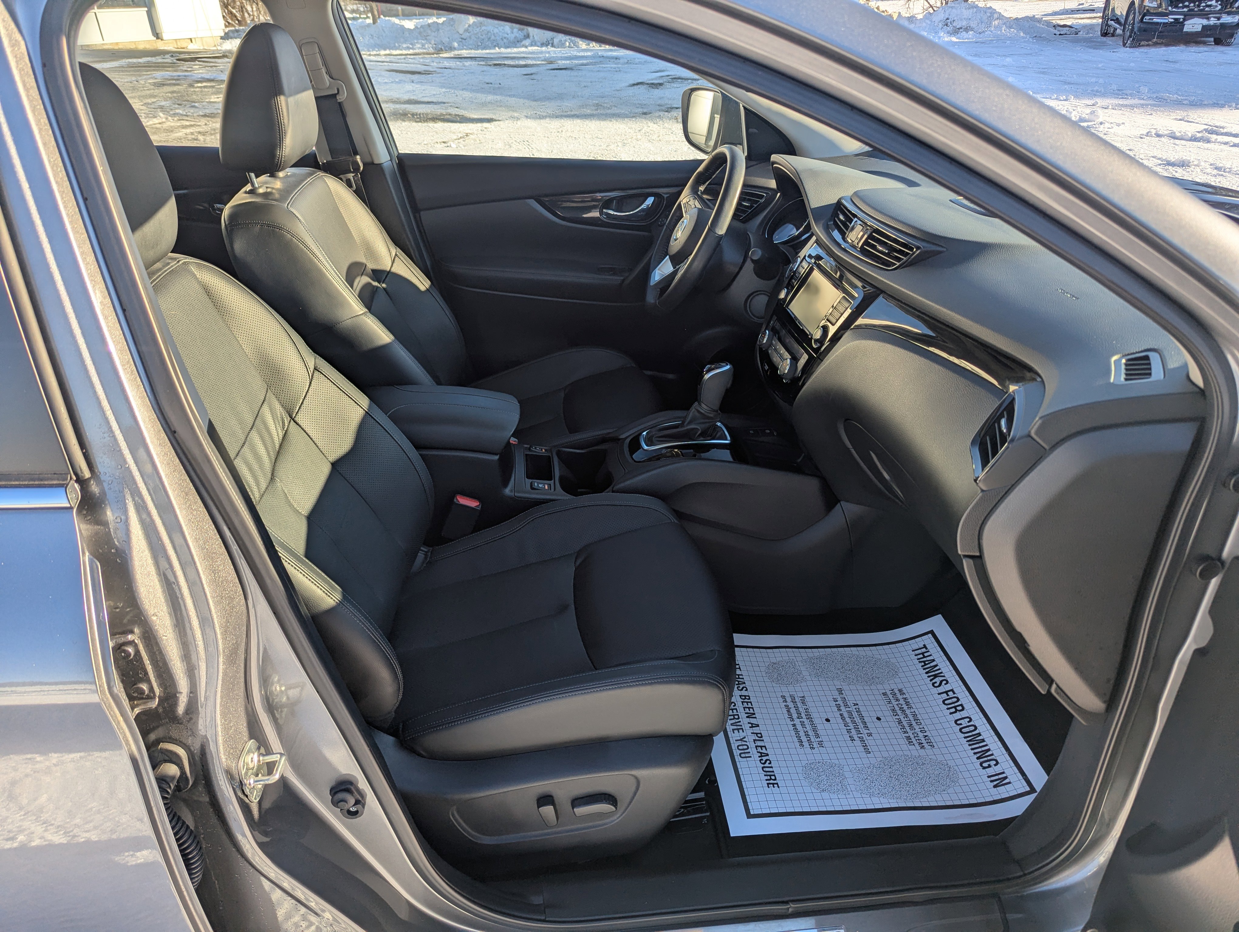 Used 2022 Nissan Rogue Sport SL w/ Premium Package image 17