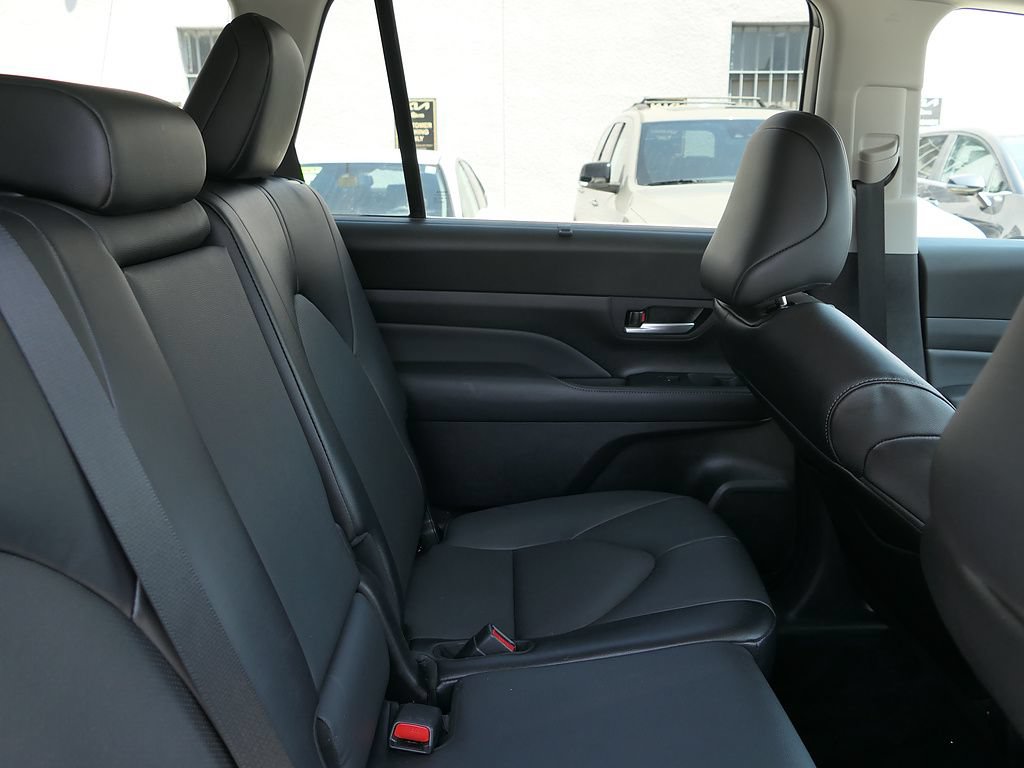 Used 2024 Toyota Grand Highlander FWD image 26