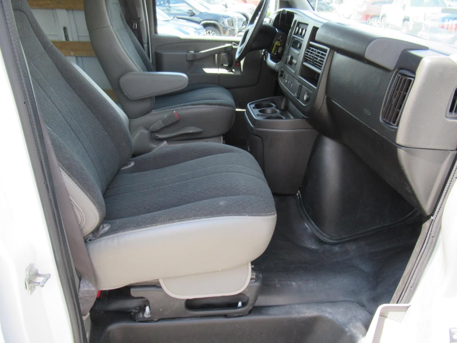 Used 2021 GMC Savana 2500 w/ Driver Convenience Package RWD image 10