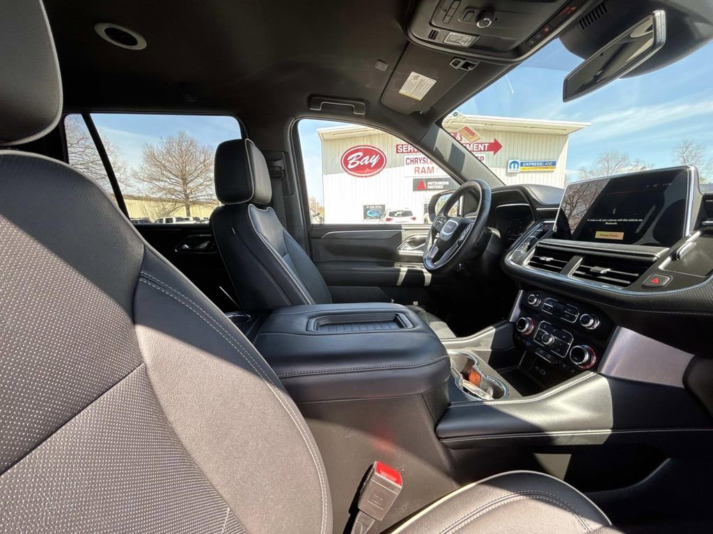 Used 2023 GMC Yukon SLT image 16