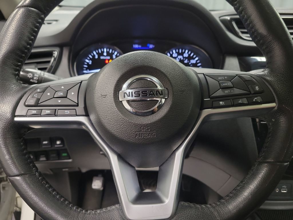Used 2018 Nissan Rogue SV w/ Premium Package image 19