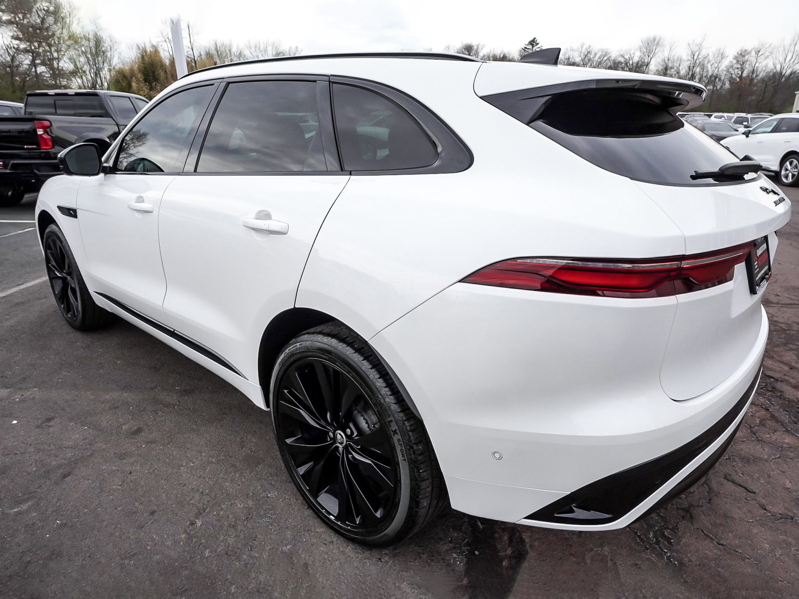 Used 2026 Jaguar F-PACE R-Dynamic S image 4