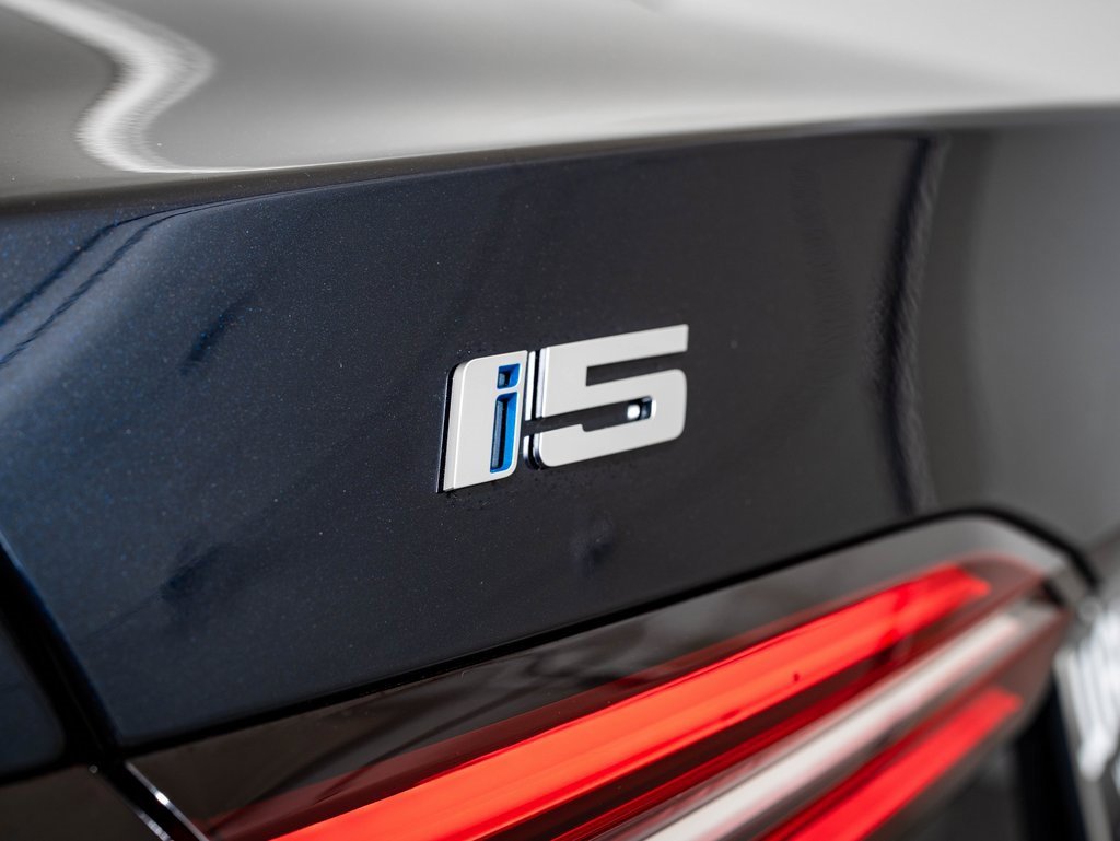 Used 2024 BMW i5 M60 w/ Premium Package image 20