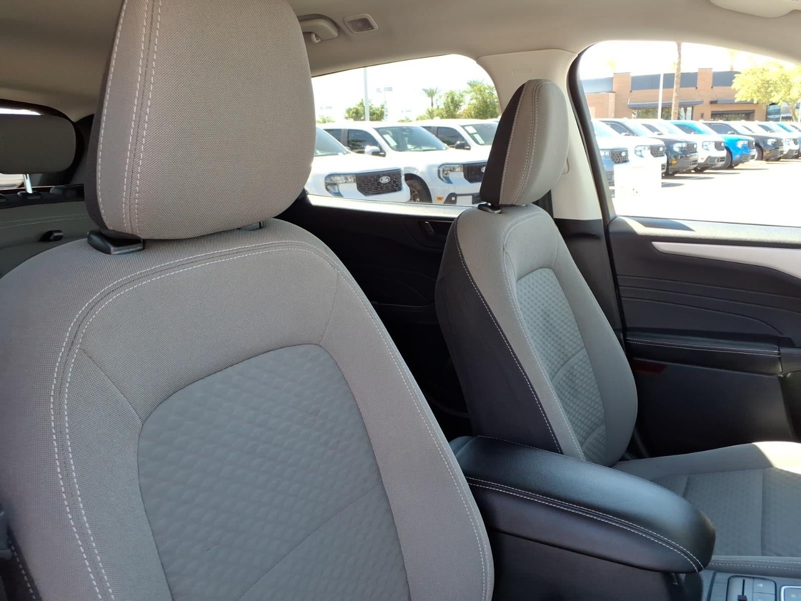 Used 2022 Ford Escape SE w/ Convenience Package FWD image 12