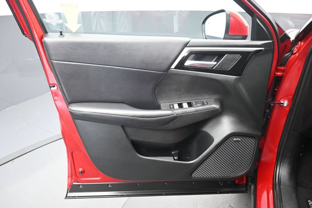 Used 2025 Mitsubishi Outlander AWD image 9