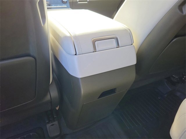 Used 2024 Hyundai Santa Fe Calligraphy image 8